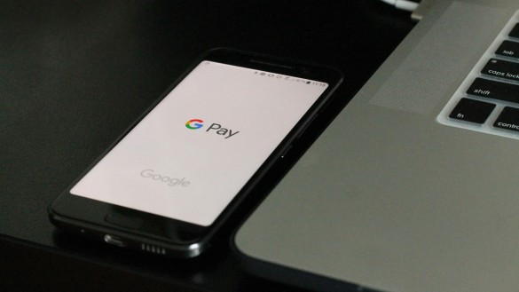 Google Pay Users Panic as Expired Cards Mysteriously Reappear 