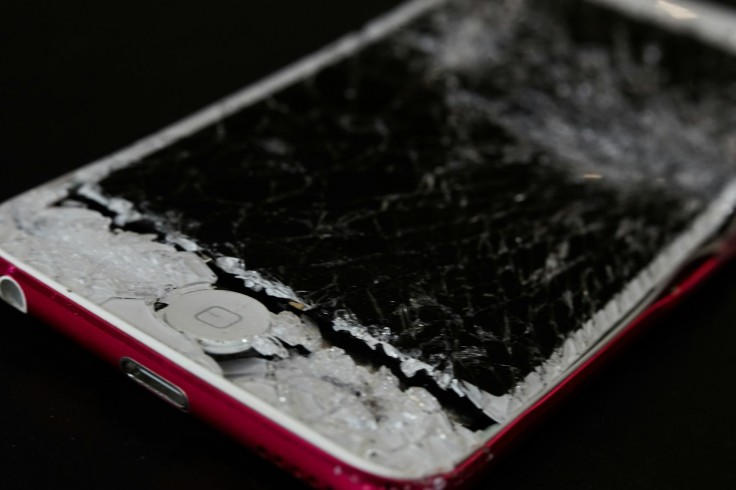 How to Fix a Cracked or Broken Smartphone Screen 