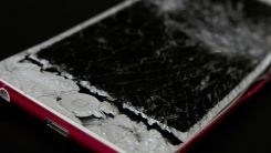 How to Fix a Cracked or Broken Smartphone Screen 