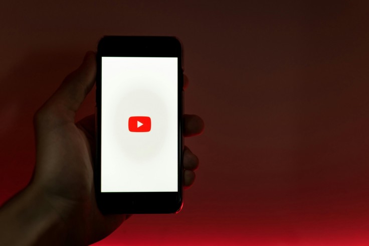 YouTube Tests New Features: AI Live Chat Summaries, Google Lens Integration, and Channel QR Codes