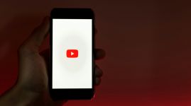 YouTube Tests New Features: AI Live Chat Summaries, Google Lens Integration, and Channel QR Codes